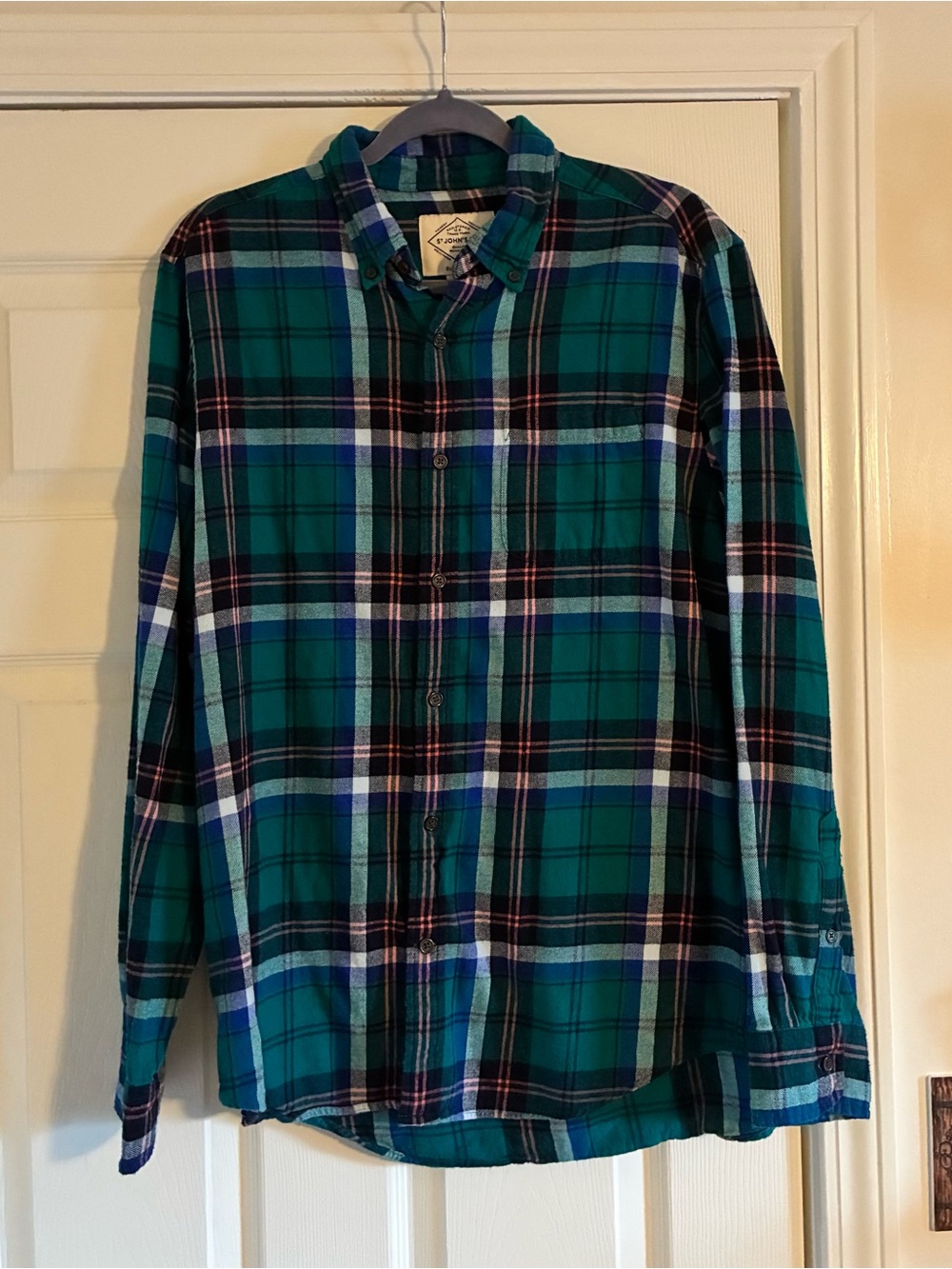 St John’s Bay Men's Green Plaid Button-Down Flannel Shirt